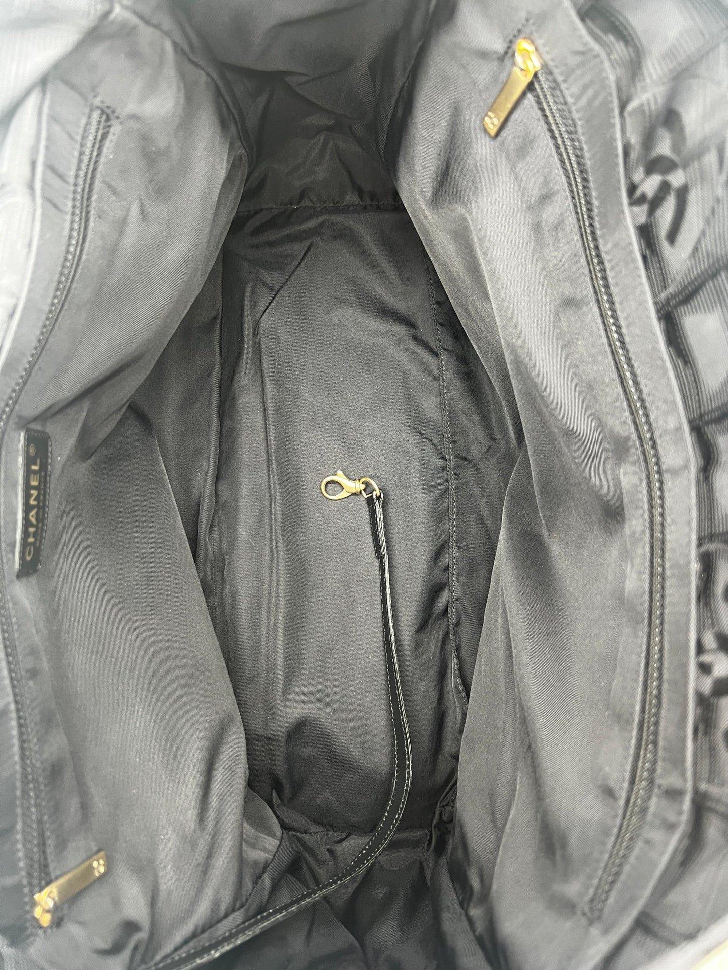 Chanel CC Logo Medium Nylon Ligne Tote Black - Styles via Sina