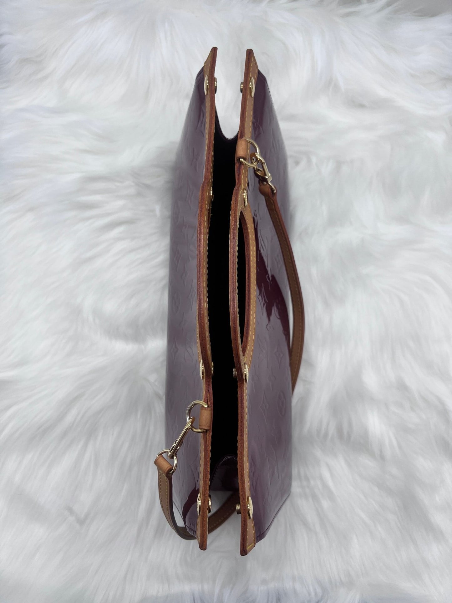 Louis Vuitton Roxbury Dr Monogram Vernis Burgundy - Styles via Sina