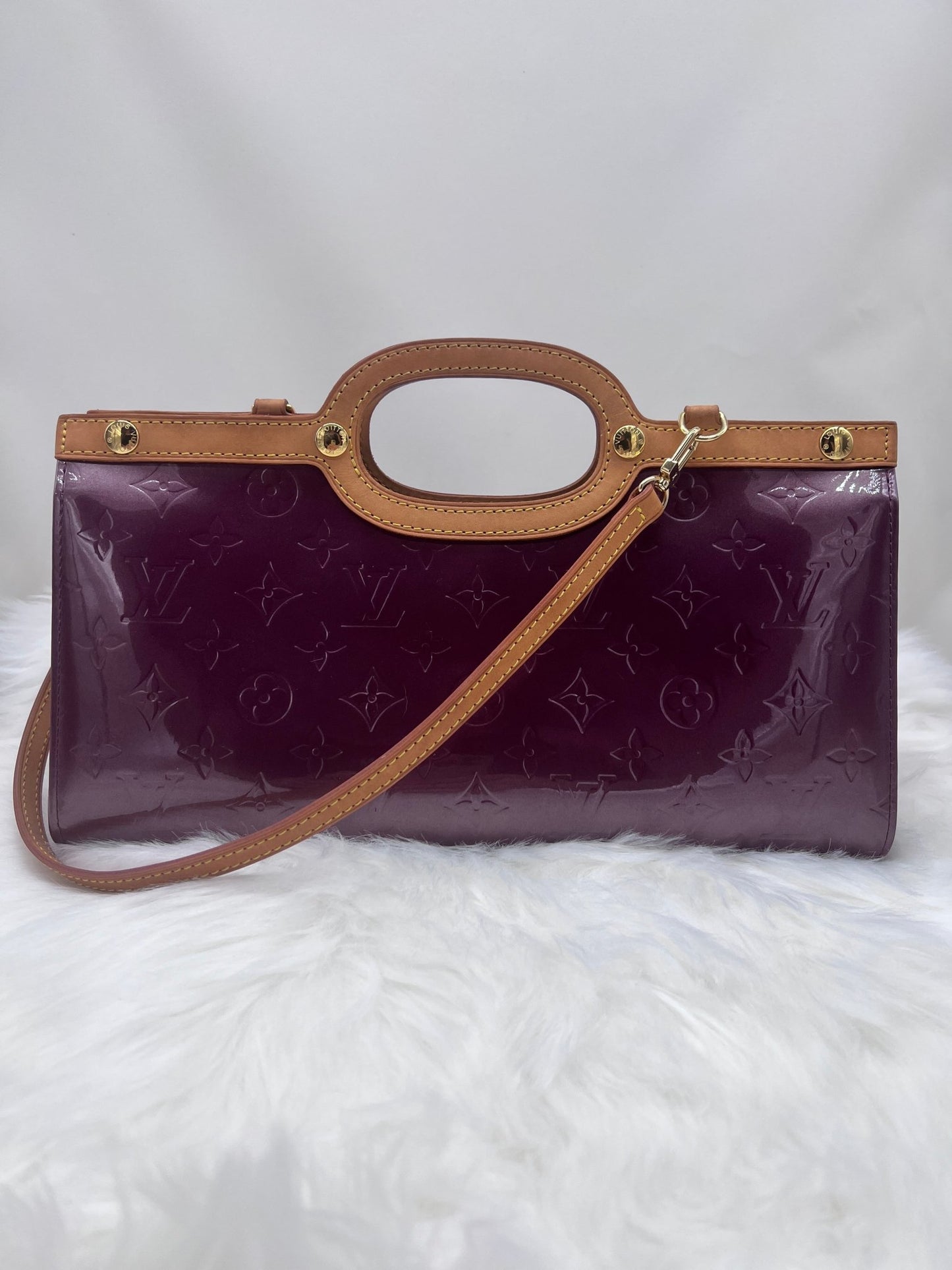 Louis Vuitton Roxbury Dr Monogram Vernis Burgundy - Styles via Sina