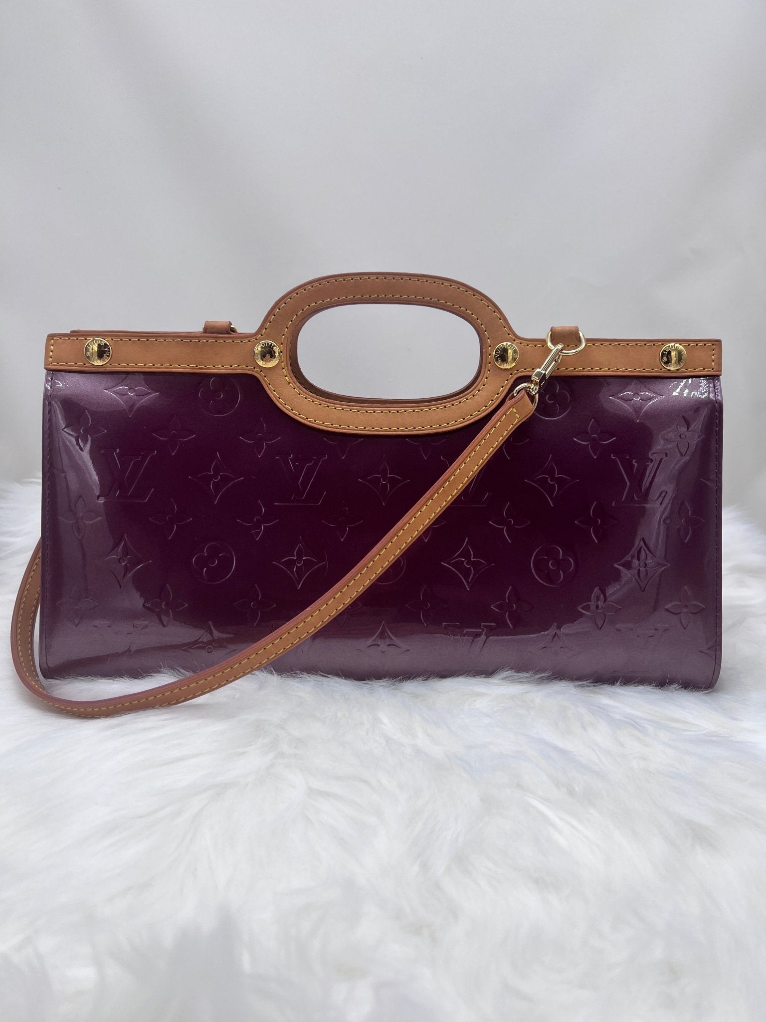 Louis Vuitton Roxbury Dr Monogram Vernis Burgundy - Styles via Sina