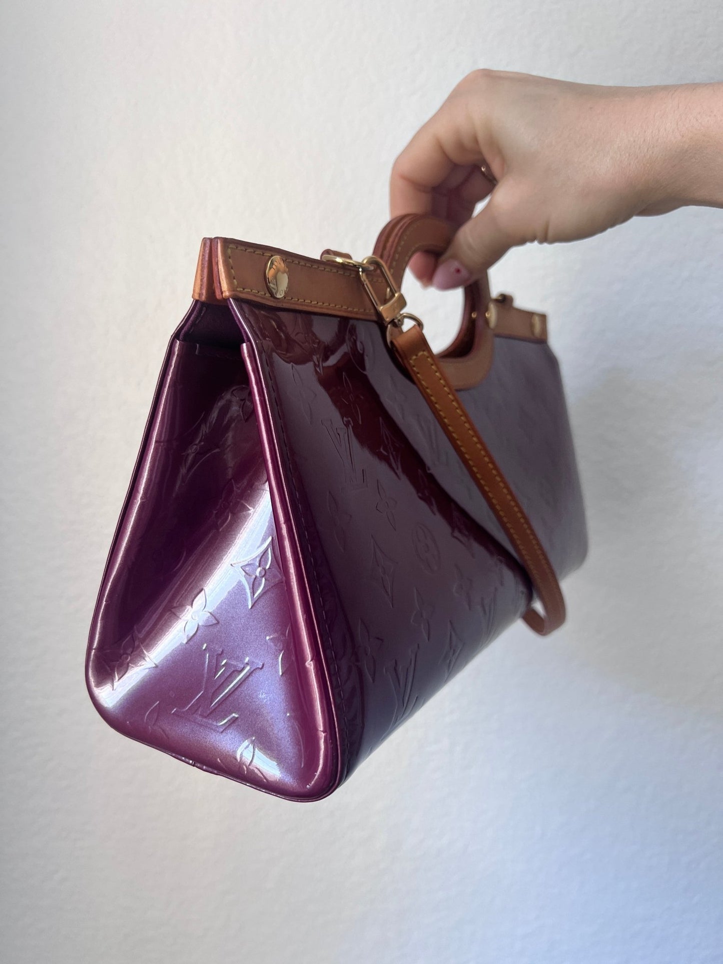 Louis Vuitton Roxbury Dr Monogram Vernis Burgundy - Styles via Sina