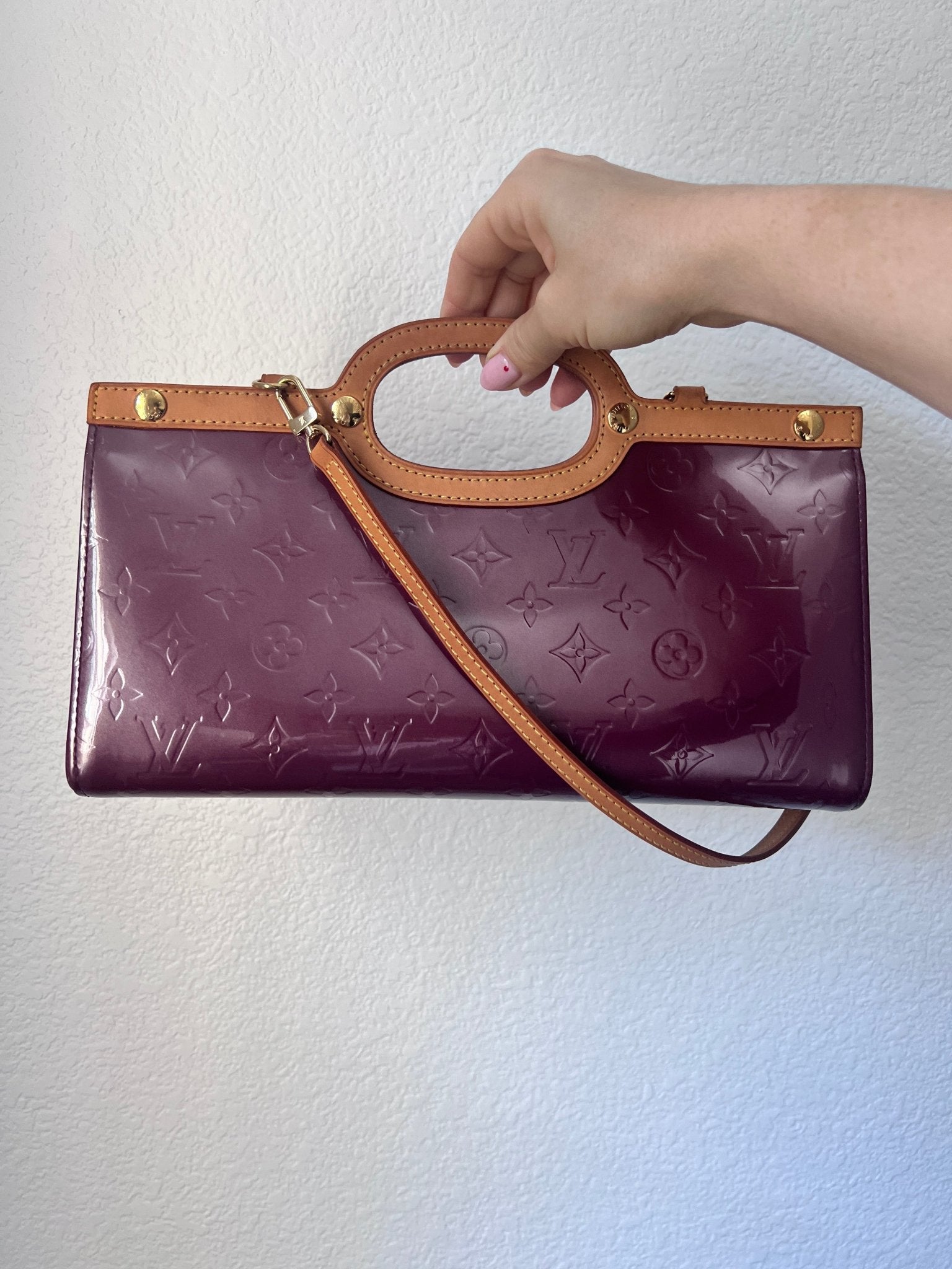 Louis Vuitton Roxbury Dr Monogram Vernis Burgundy - Styles via Sina
