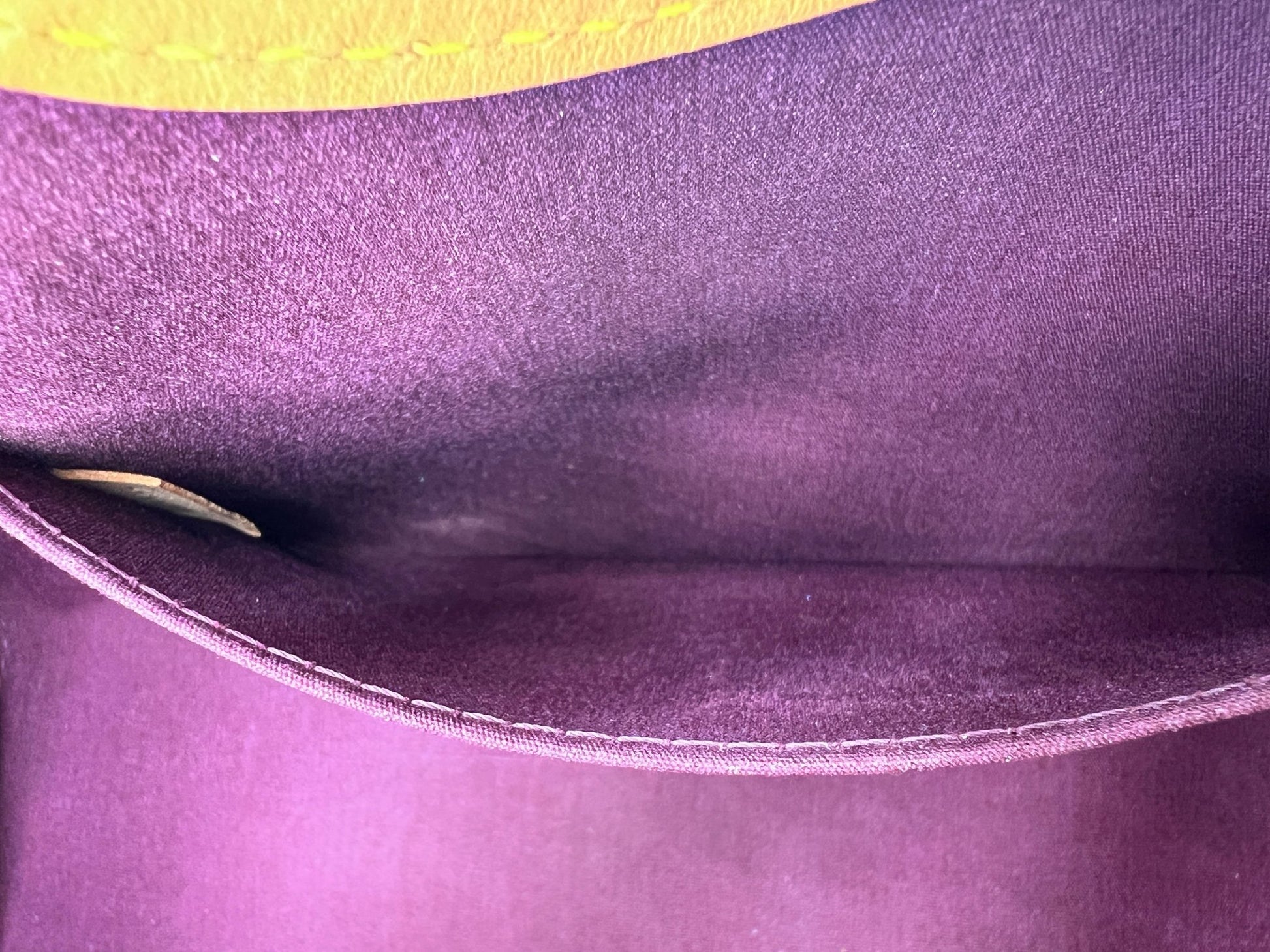 Louis Vuitton Roxbury Dr Monogram Vernis Burgundy - Styles via Sina