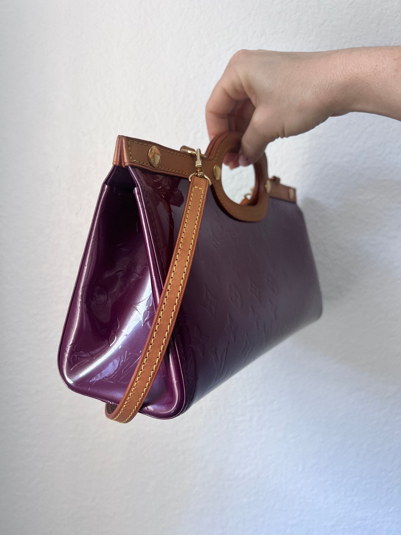 Louis Vuitton Roxbury Dr Monogram Vernis Burgundy - Styles via Sina