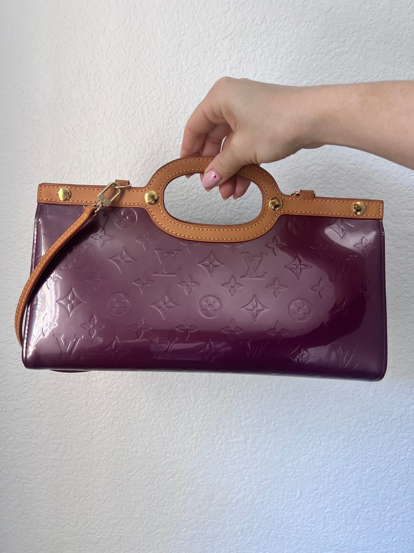 Louis Vuitton Roxbury Dr Monogram Vernis Burgundy - Styles via Sina