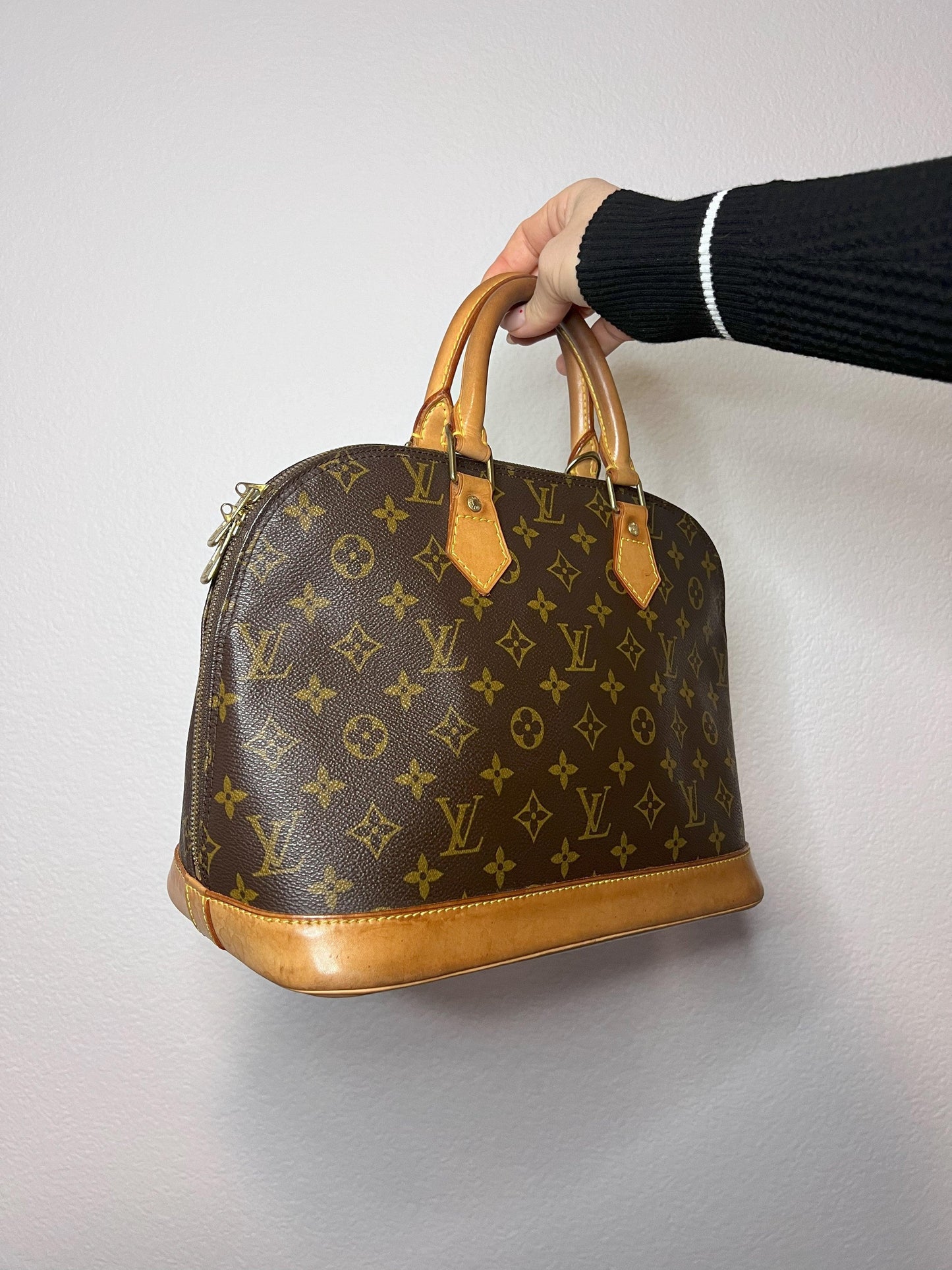 Louis Vuitton Alma PM Canvas - Styles via Sina