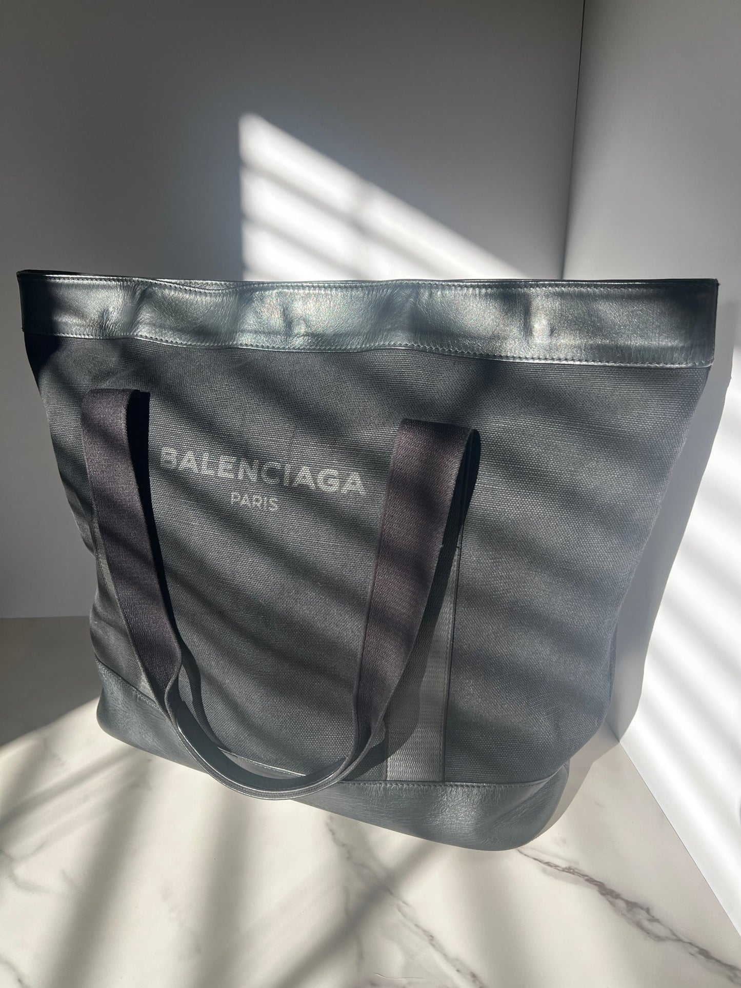 Balenciaga Logo Everyday Canvas Tote Large Black - Styles via Sina