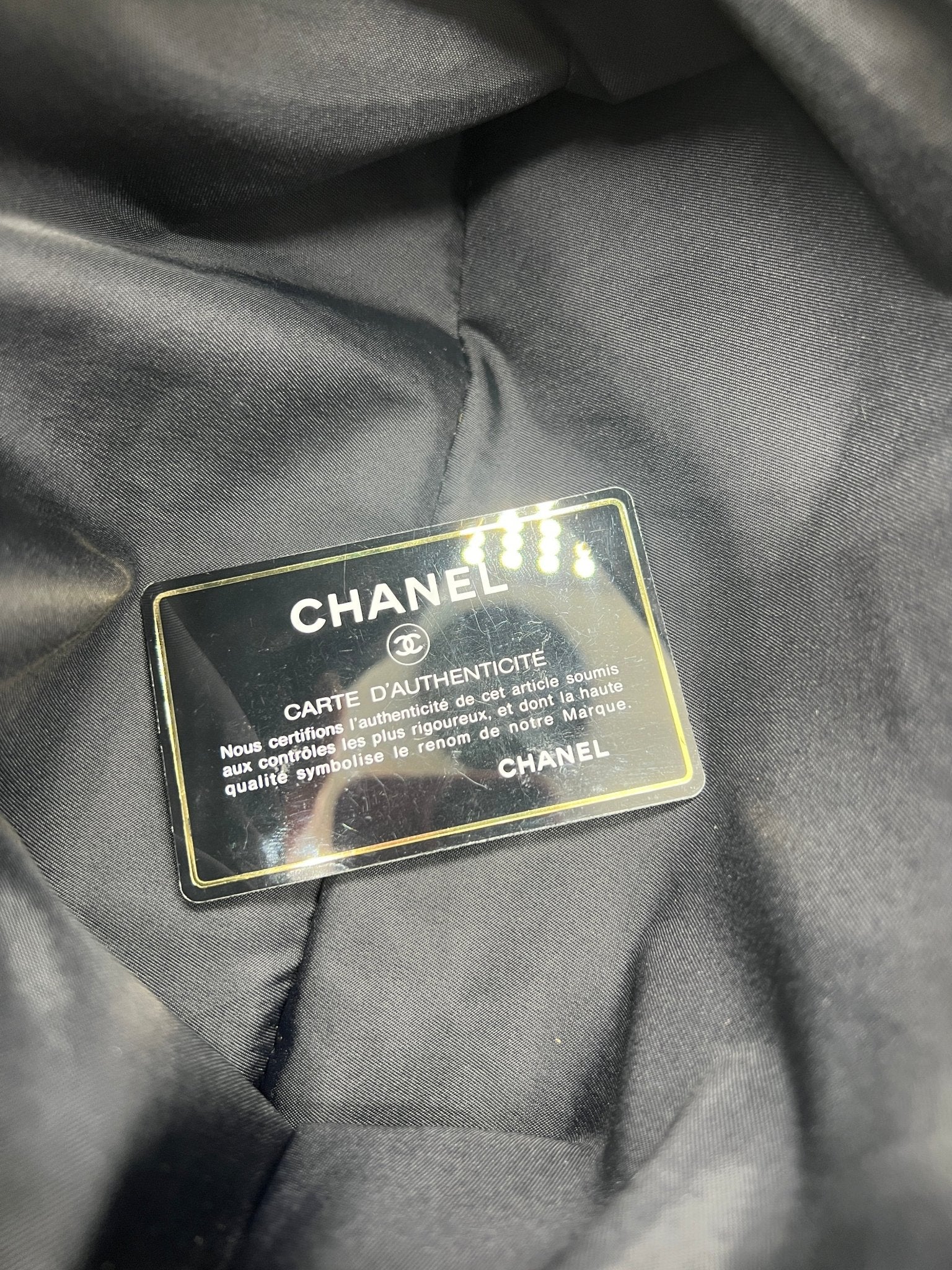 Chanel CC Logo Medium Nylon Ligne Tote Black - Styles via Sina