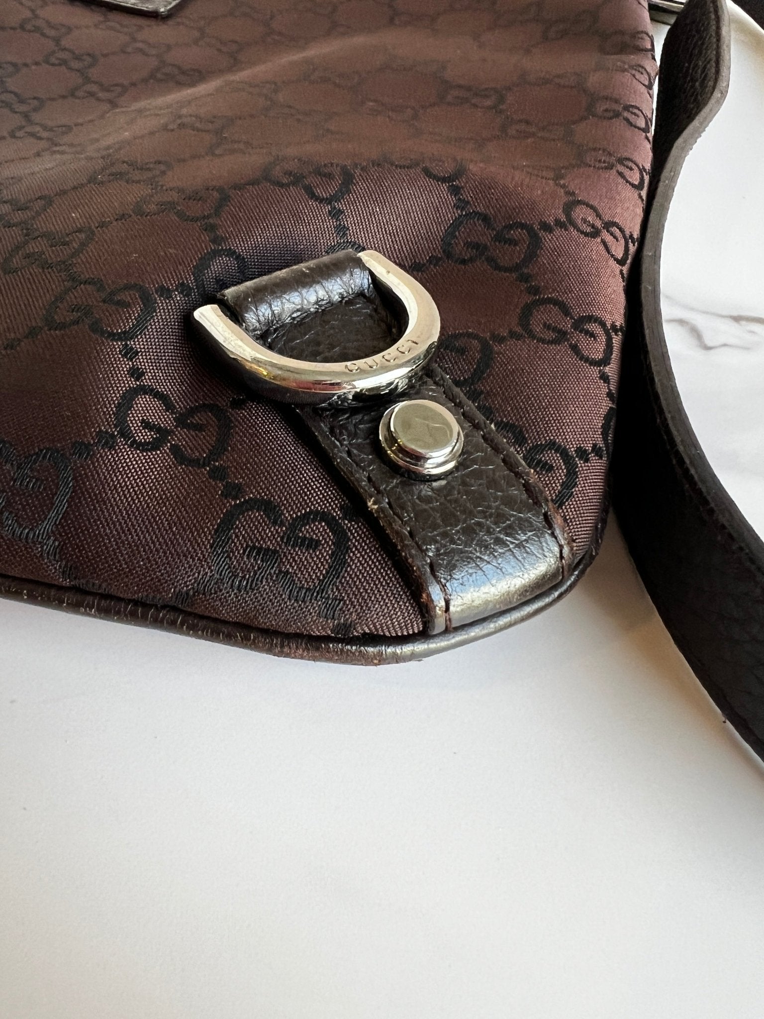 Gucci GG Denim Abbey D - Ring Crossbody Brown - Styles via Sina