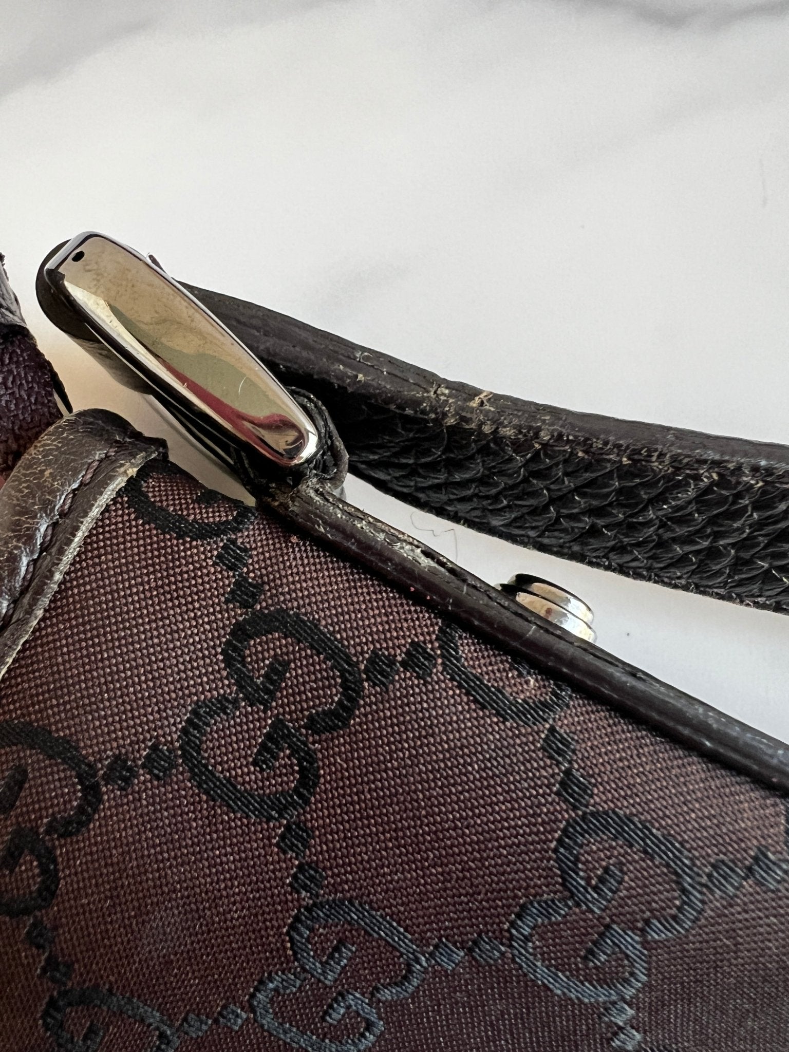 Gucci GG Denim Abbey D - Ring Crossbody Brown - Styles via Sina