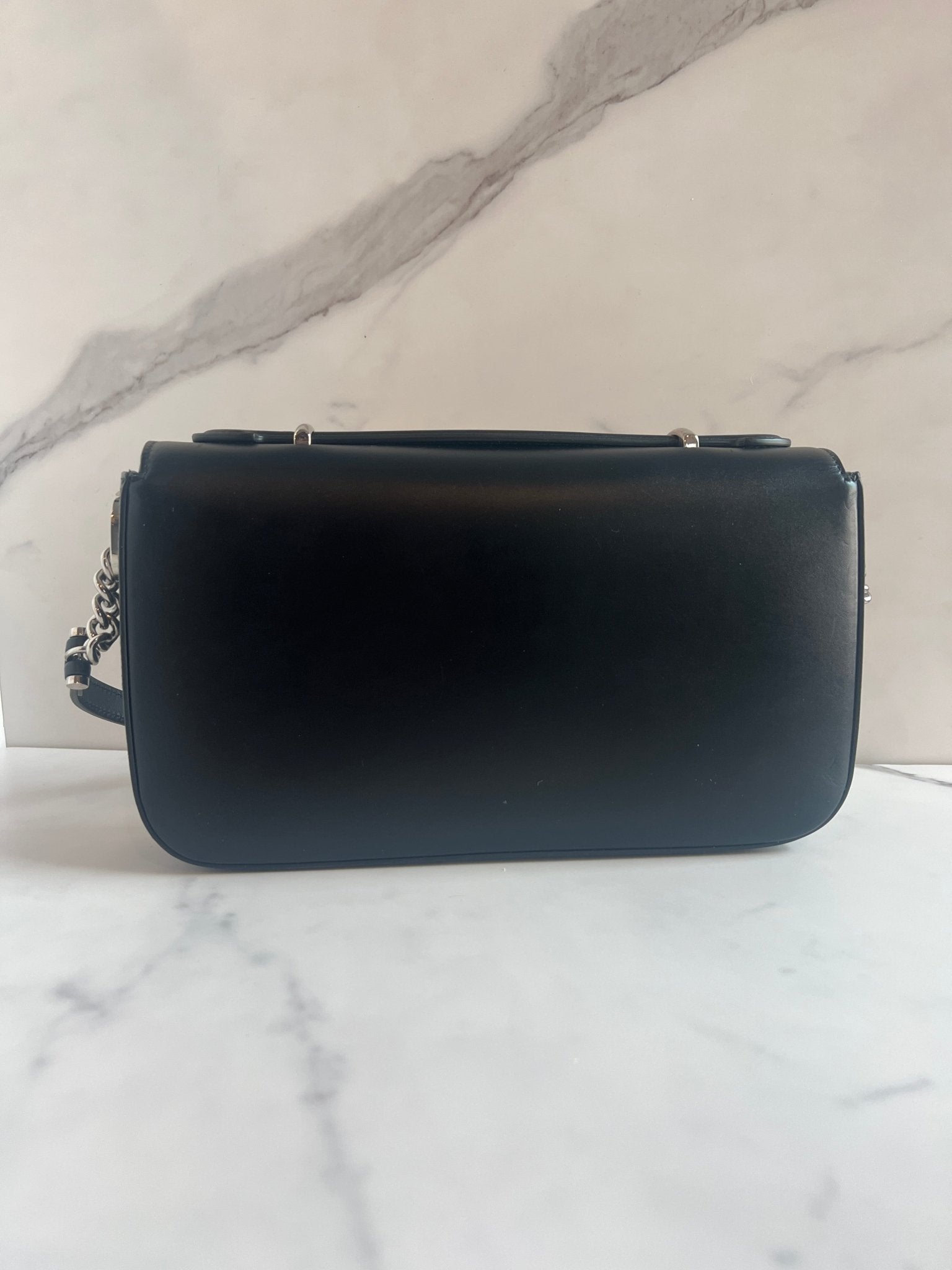 Gucci Petite GG Leather Shoulder Bag Black - Styles via Sina