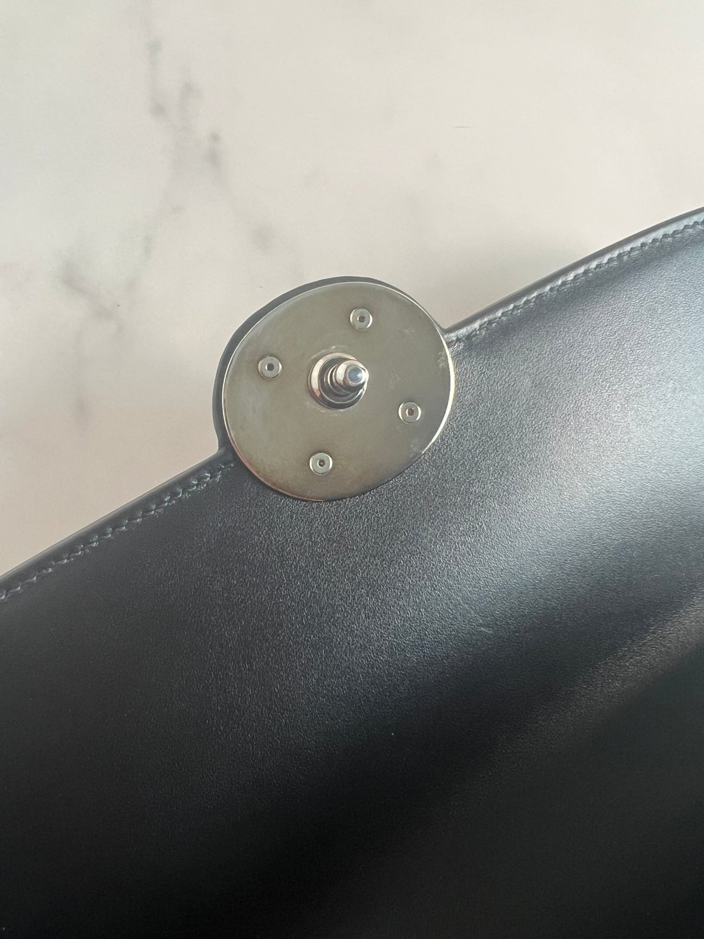 Gucci Petite GG Leather Shoulder Bag Black - Styles via Sina