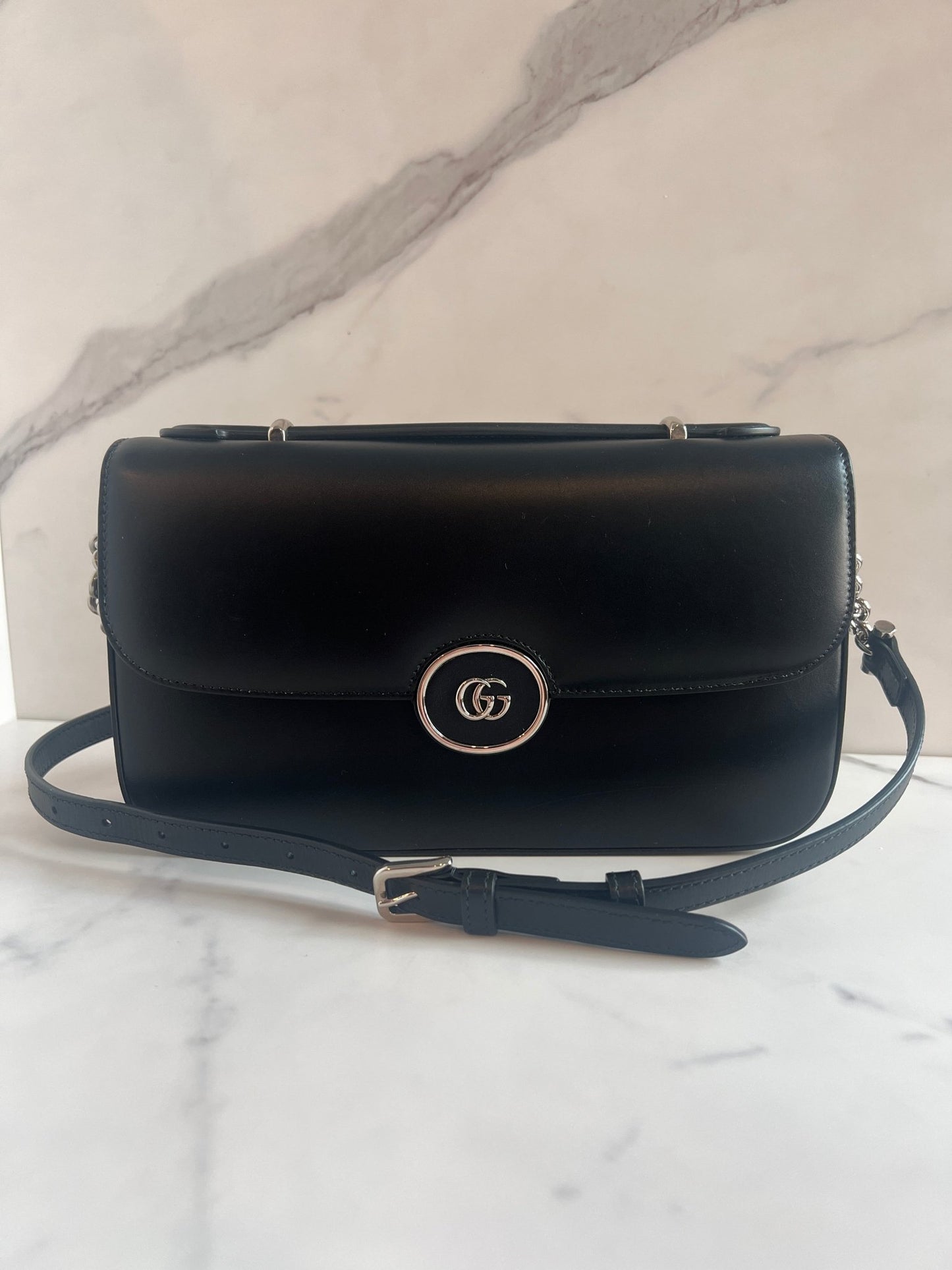Gucci Petite GG Leather Shoulder Bag Black - Styles via Sina