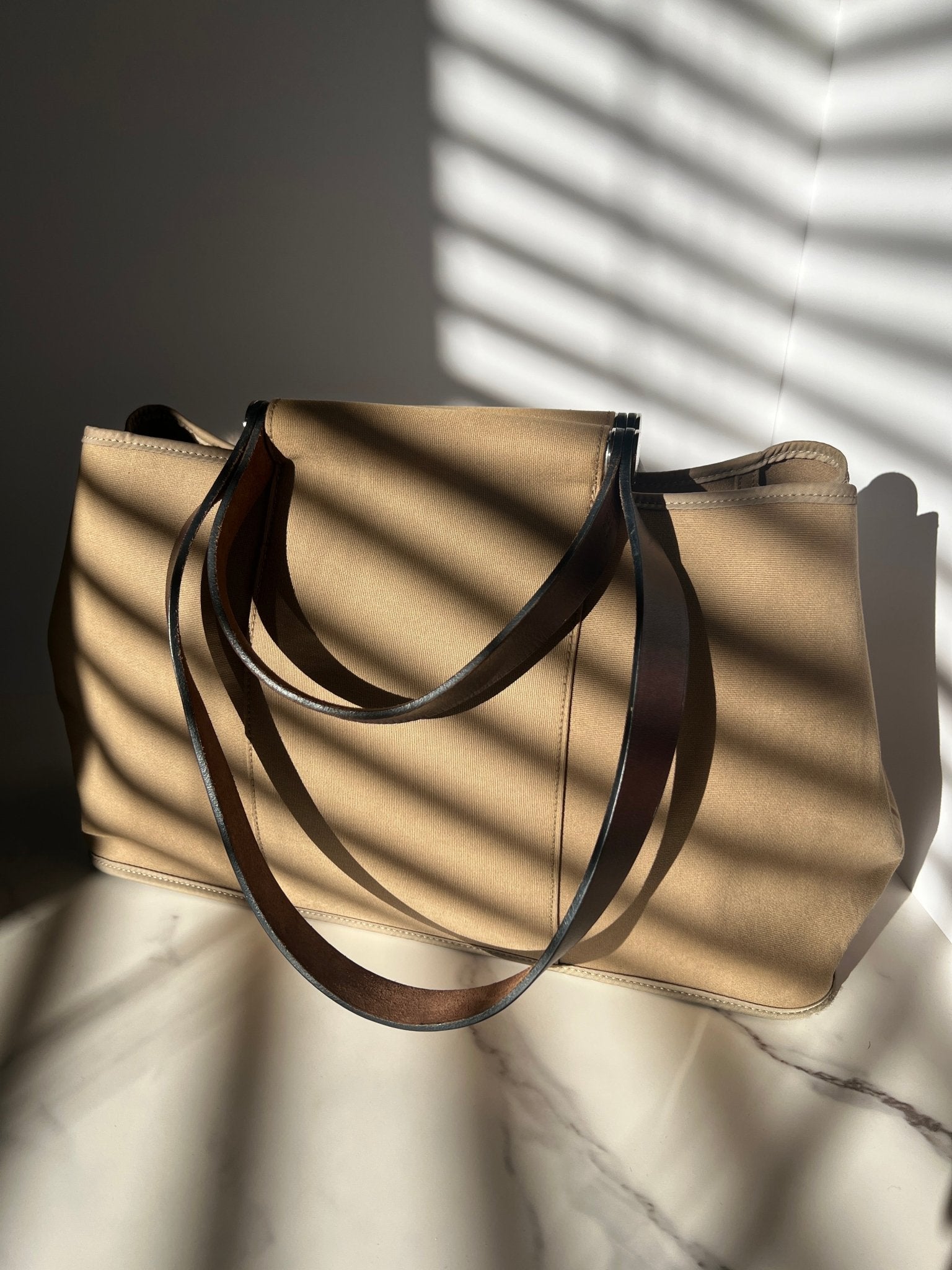 Hermès Cabag Elan PM Canvas Tote Etoupe/Ebene - Styles via Sina