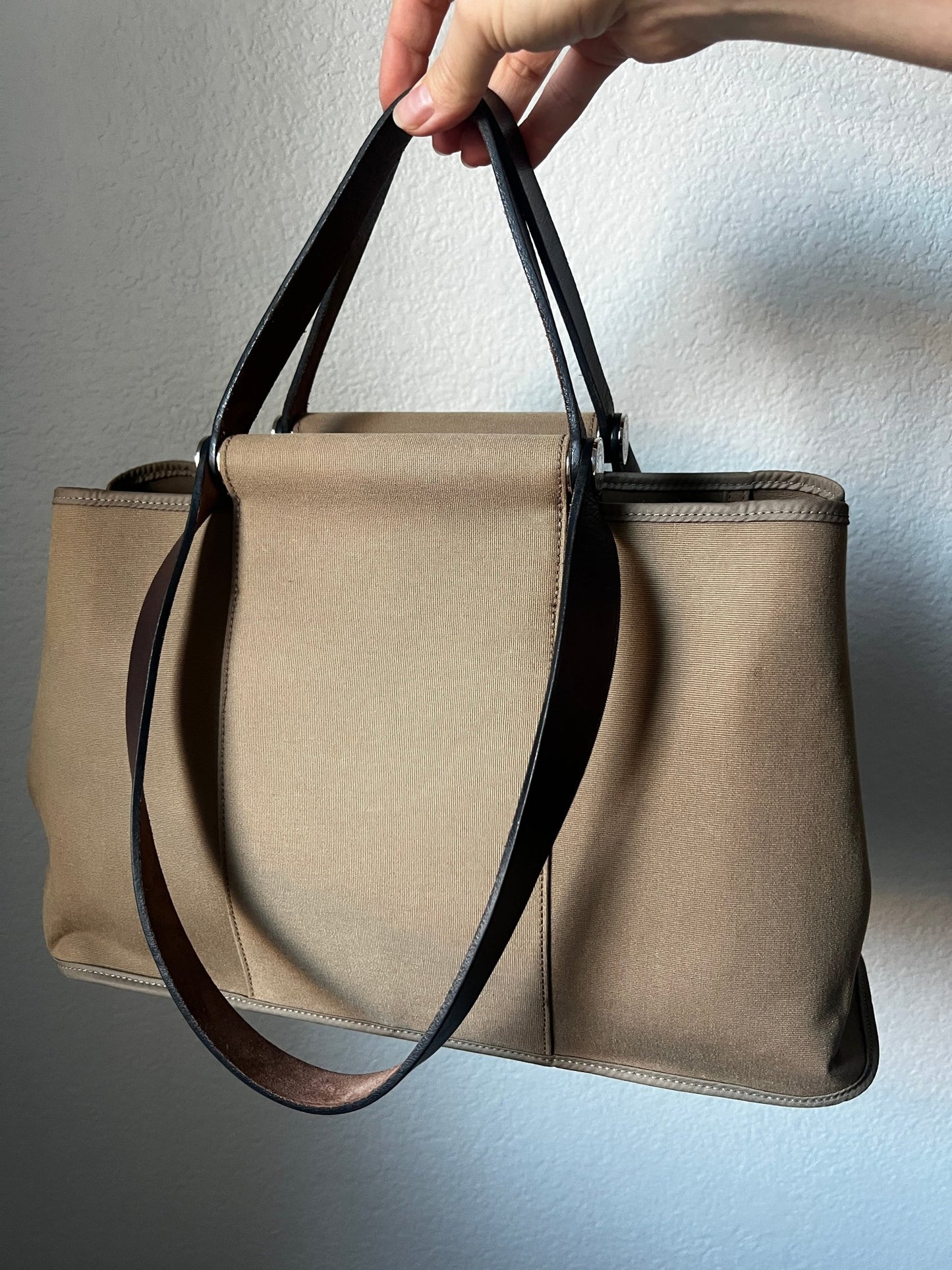 Hermès Cabag Elan PM Canvas Tote Etoupe/Ebene - Styles via Sina