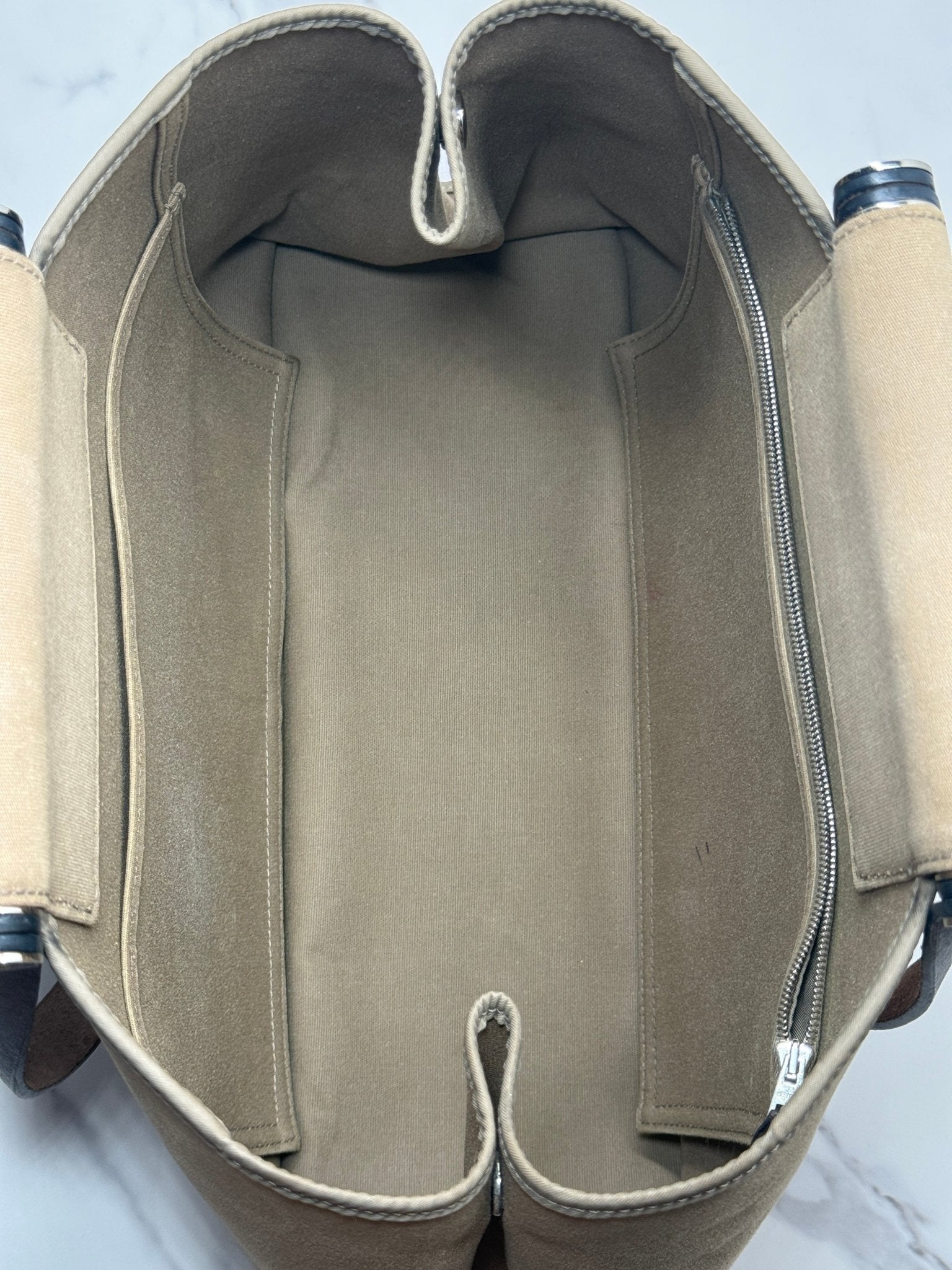 Hermès Cabag Elan PM Canvas Tote Etoupe/Ebene - Styles via Sina