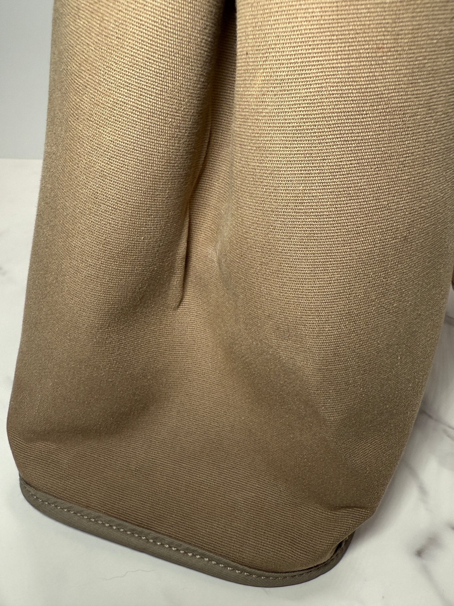 Hermès Cabag Elan PM Canvas Tote Etoupe/Ebene - Styles via Sina