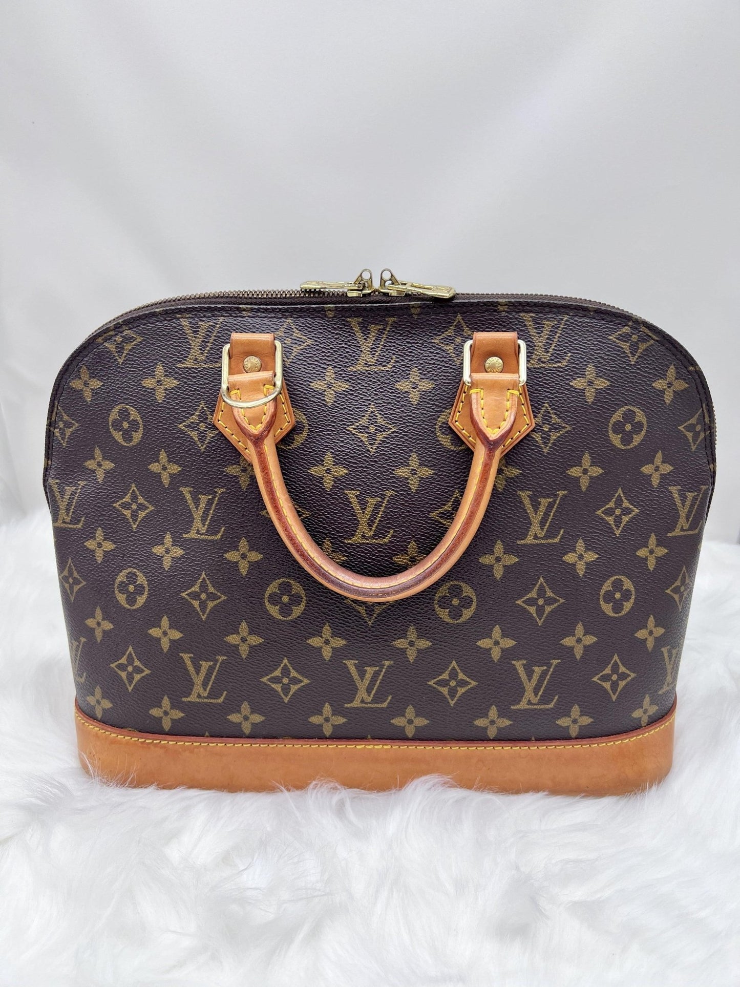 Louis Vuitton Alma PM Canvas - Styles via Sina