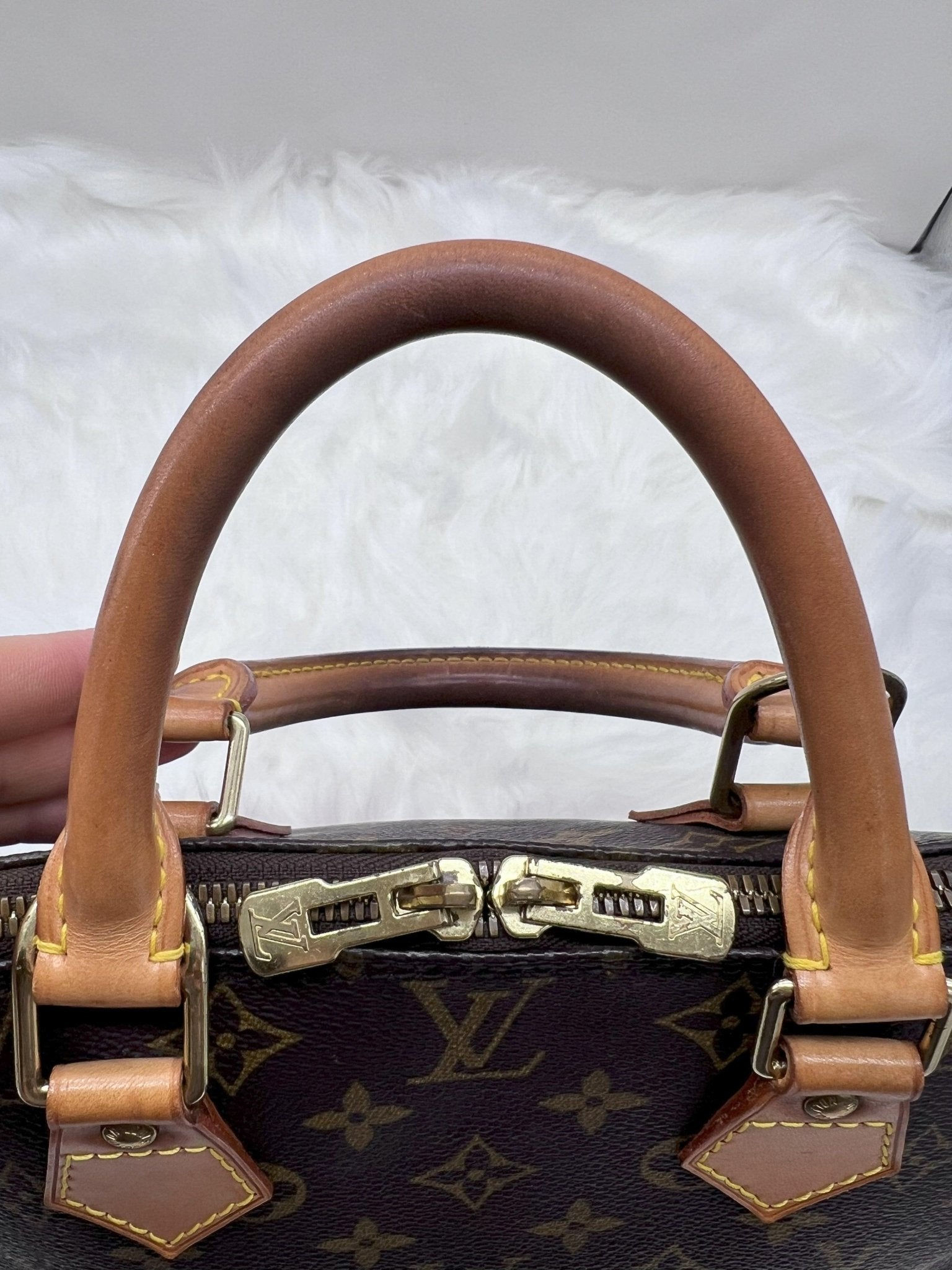 Louis Vuitton Alma PM Canvas - Styles via Sina