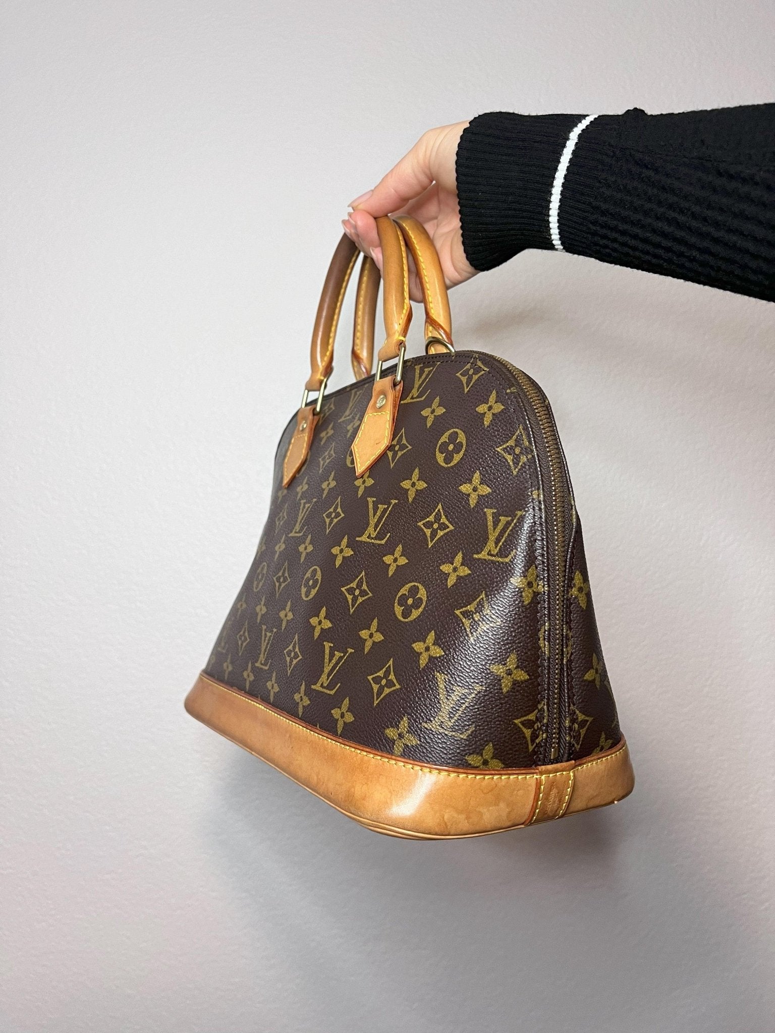 Louis Vuitton Alma PM Canvas - Styles via Sina