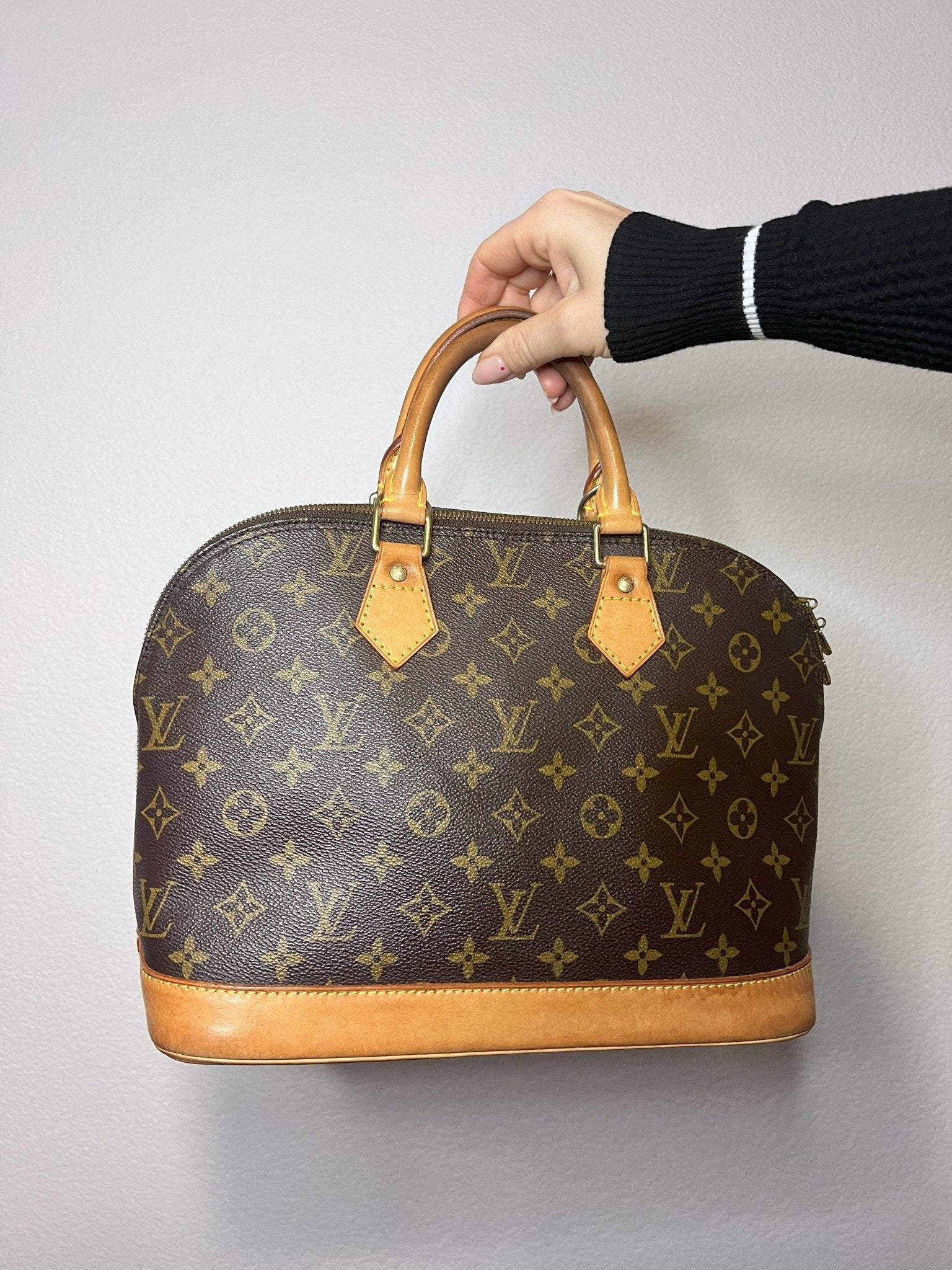 Louis Vuitton Alma PM Canvas - Styles via Sina