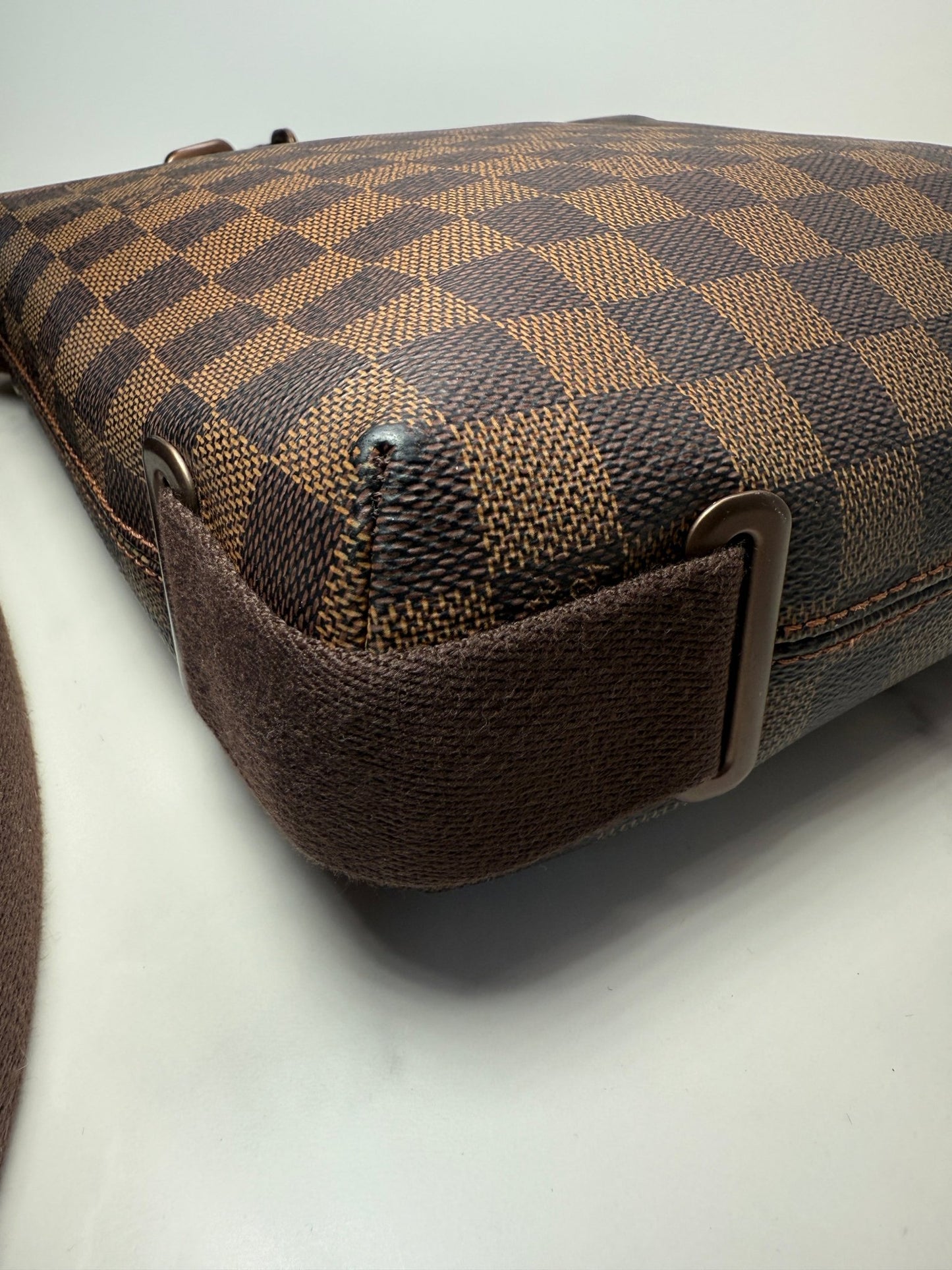 Louis Vuitton Brooklyn MM Damier Ebene Brown - Styles via Sina